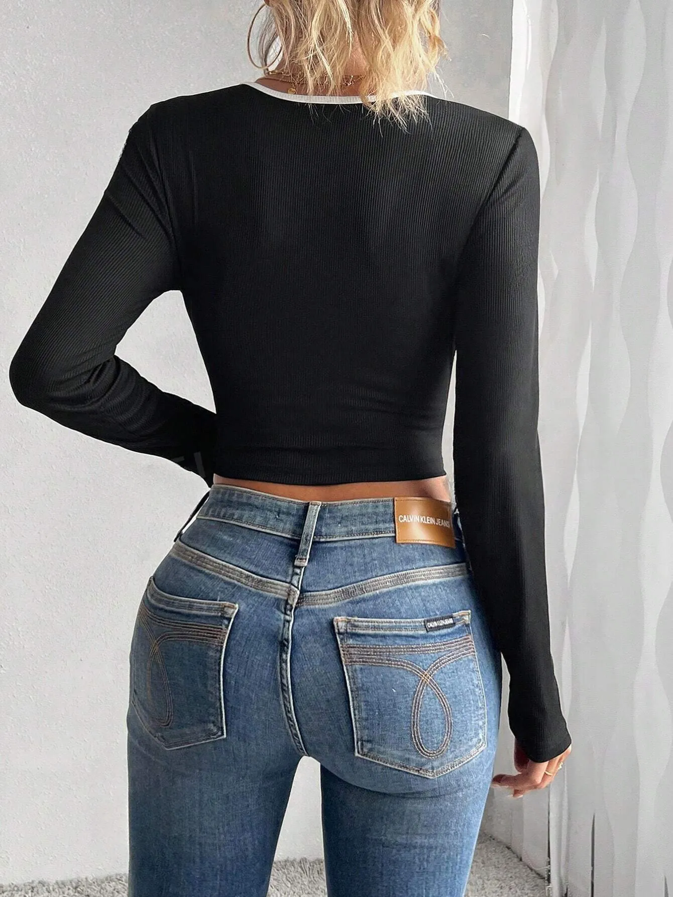 BOWKNOT TIGHT FITTED ROUND NECK LONG SLEEVE CROP TOP