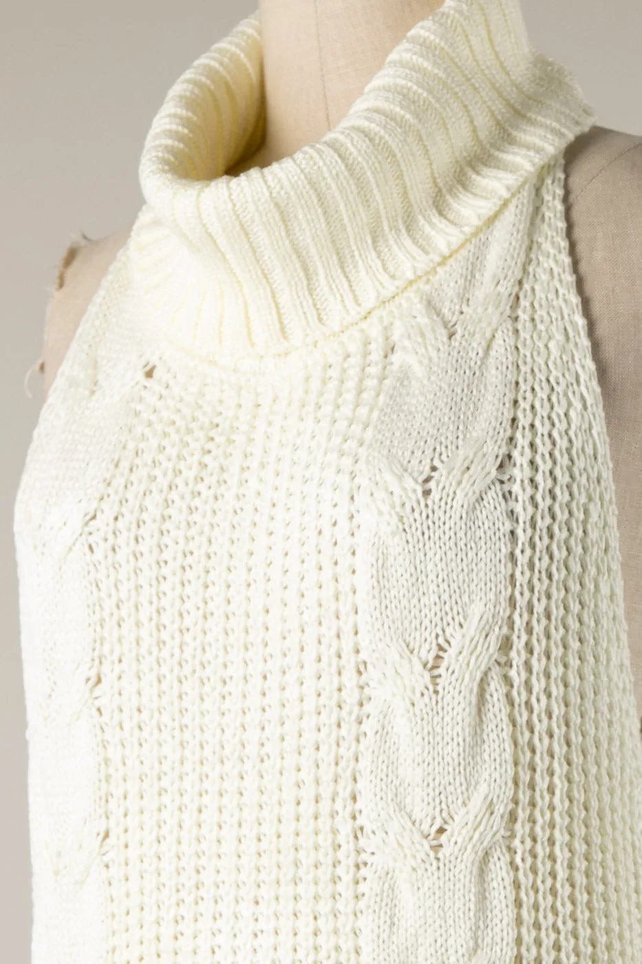 OPEN BACK CABLE KNIT TURTLENECK SLEEVELESS VEST 1 PACK