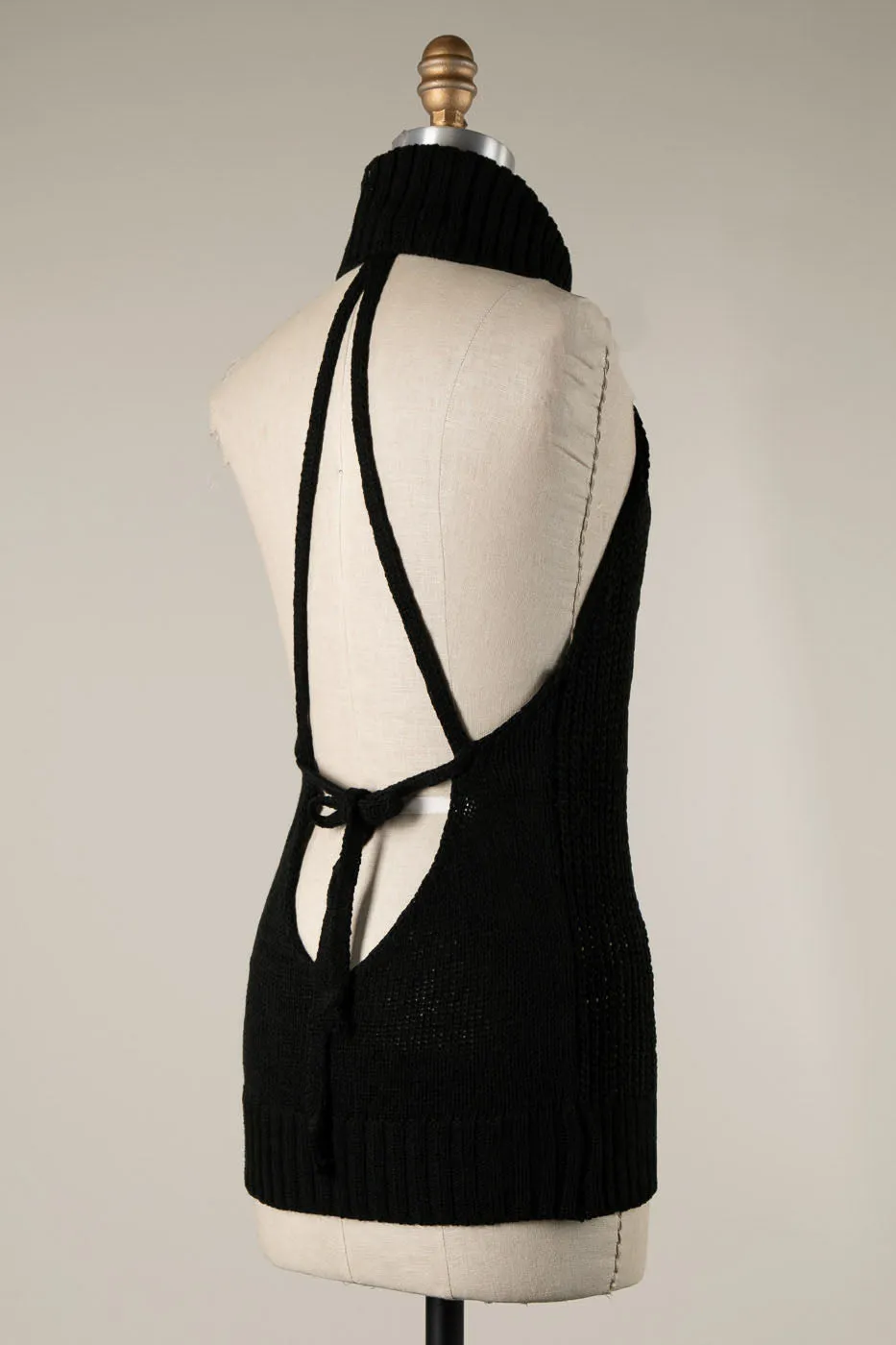 OPEN BACK CABLE KNIT TURTLENECK SLEEVELESS VEST 1 PACK